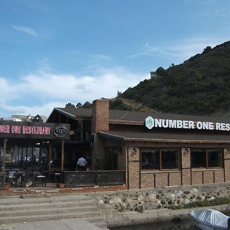 Number One Apart Hotel Karaburun  Eksteriør billede
